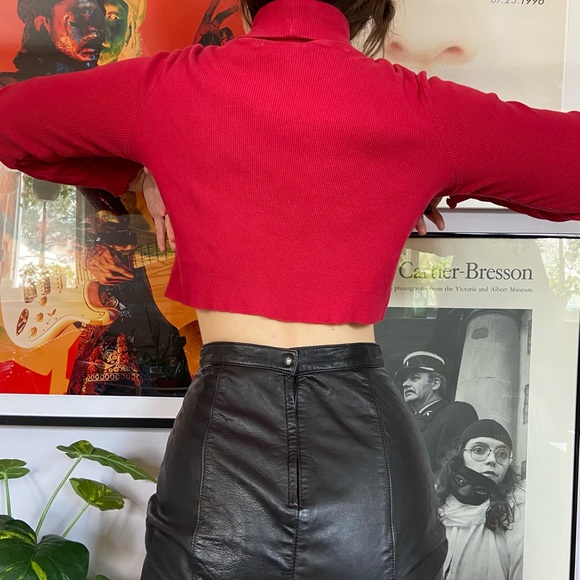 Red turtleneck - Picture 4 of 4